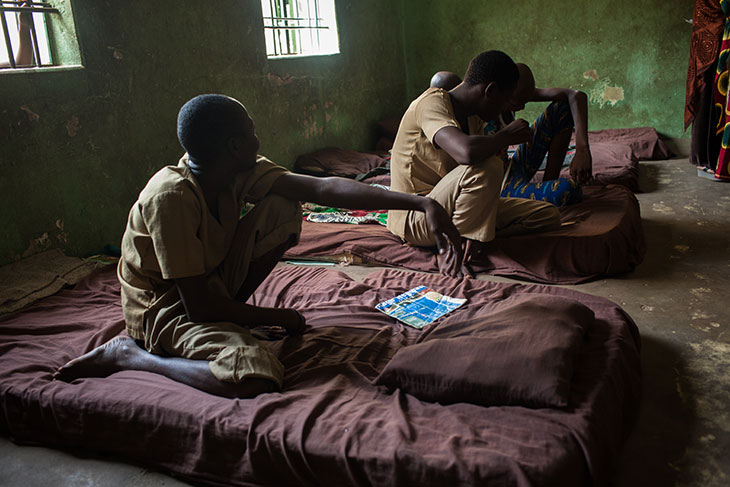 Boys in a juvenile detention center, Nigeria. © 2014 Watchlist/Ruth McDowall.
